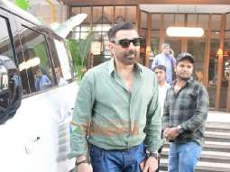Photos: Sunny Deol snapped outside a restaurant in Bandra