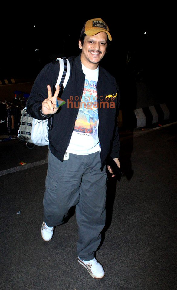 photos tamannaah bhatia shruti haasan and vijay varma snapped at the airport 3