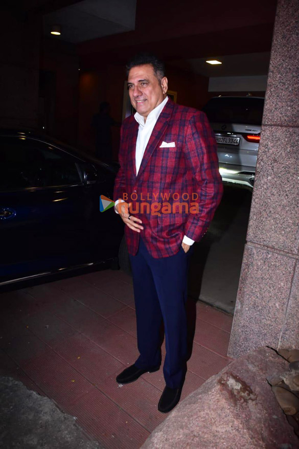 photos uorfi javed and boman irani snapped in bandra 5