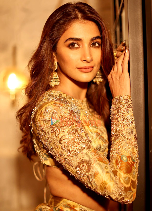 pooja hegde 5 70