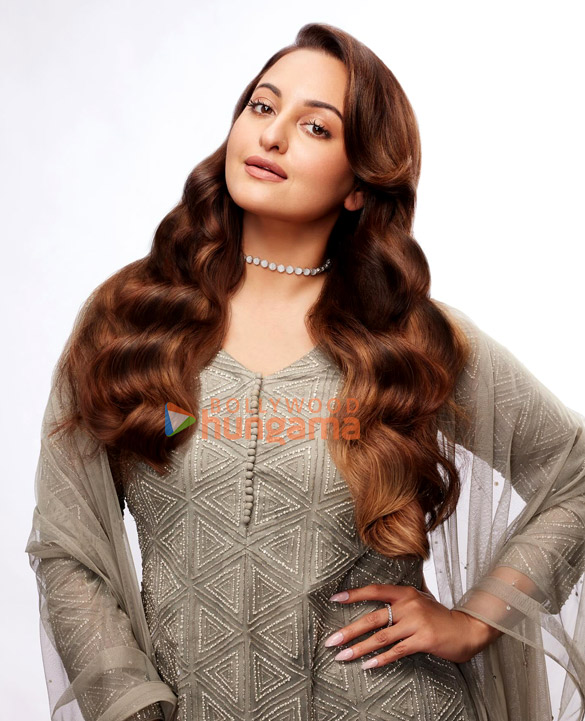 sonakshi sinha 220