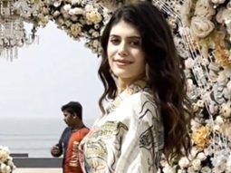 We absolutely love her confidence! Sanjana Sanghi