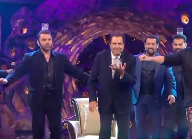 Dharmendra and Salman Khan groove to Bobby Deol’s ‘Jamal Kudu’; watch