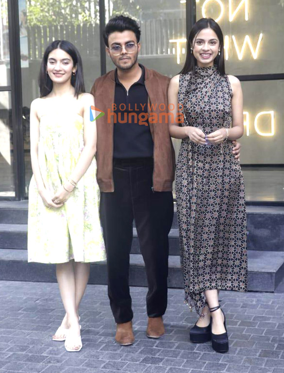 photos aamir khan and kiran rao snapped promoting laapataa ladies with the cast at excel entertainment office bandra 4
