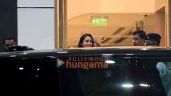 Photos: Alia Bhatt snapped at Kalina airport