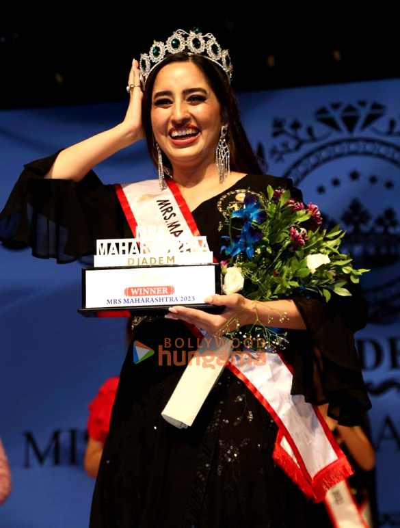 photos amruta khanvilkar graces the finale of miss and mrs maharashtra 4