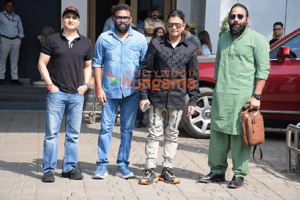 photos bhushan kumar sandeep reddy vanga shiv chanana snapped at the kalina airport 3