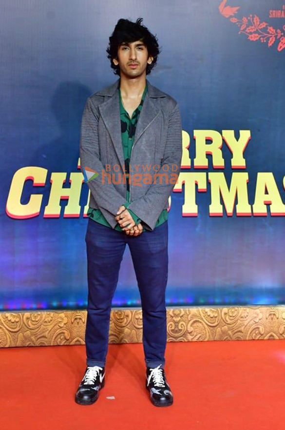 photos celebs grace the premiere of merry christmas 10