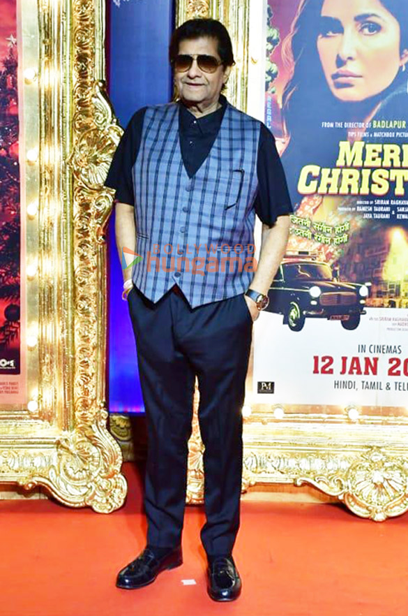 photos celebs grace the premiere of merry christmas 16
