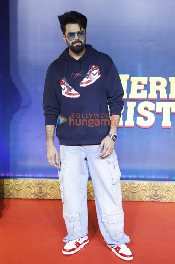 photos celebs grace the premiere of merry christmas 540 13