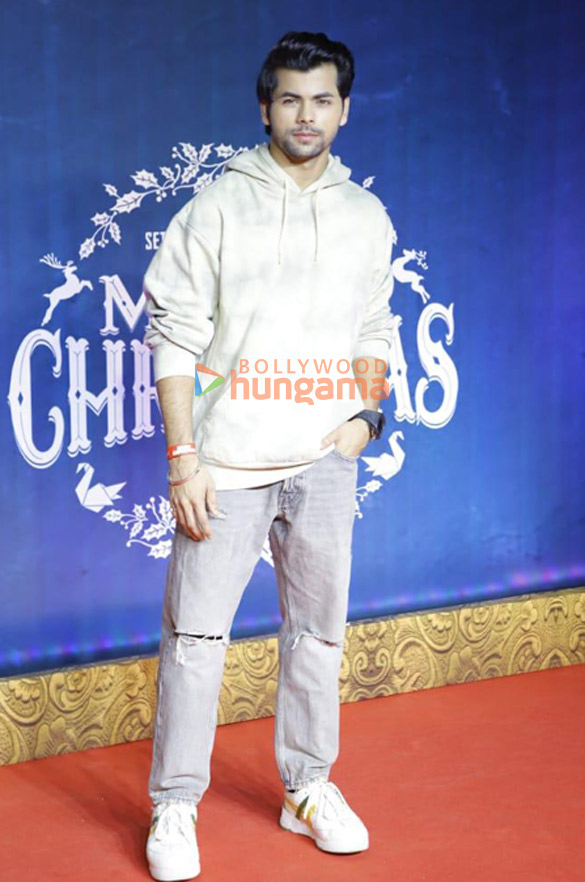 photos celebs grace the premiere of merry christmas 540 18