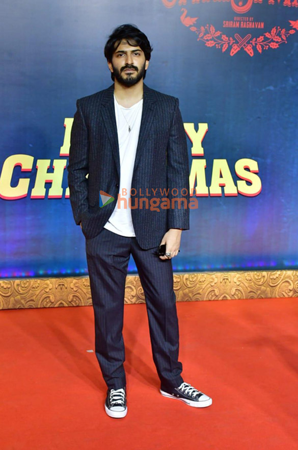photos celebs grace the premiere of merry christmas 540 23