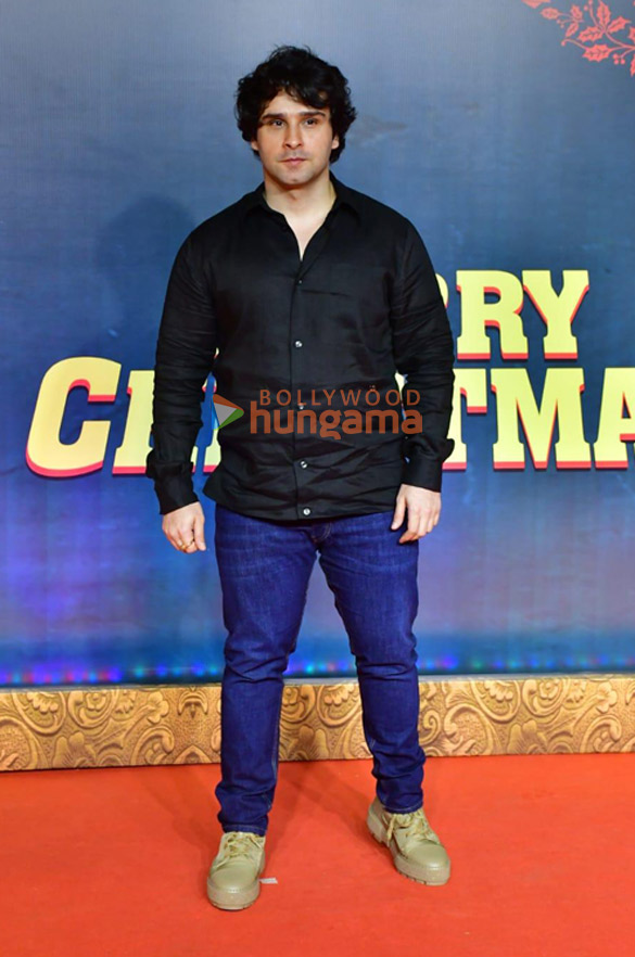 photos celebs grace the premiere of merry christmas 540 32