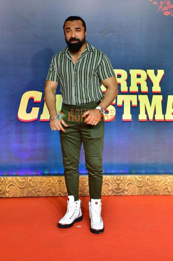 photos celebs grace the premiere of merry christmas 540 4