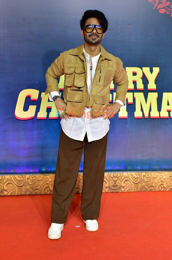 photos celebs grace the premiere of merry christmas 540 41