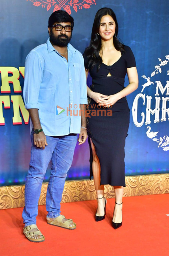 photos celebs grace the premiere of merry christmas 540 54