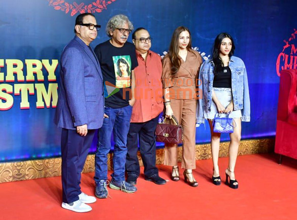 photos celebs grace the premiere of merry christmas 6