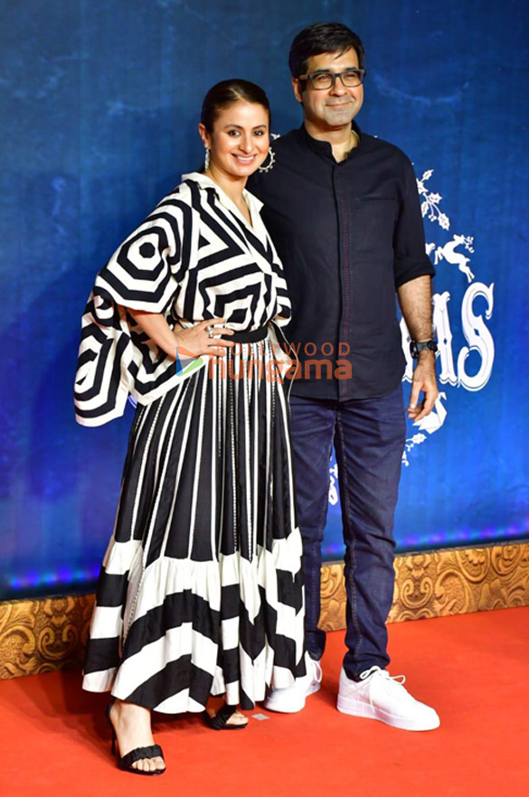 photos celebs grace the premiere of merry christmas more 10