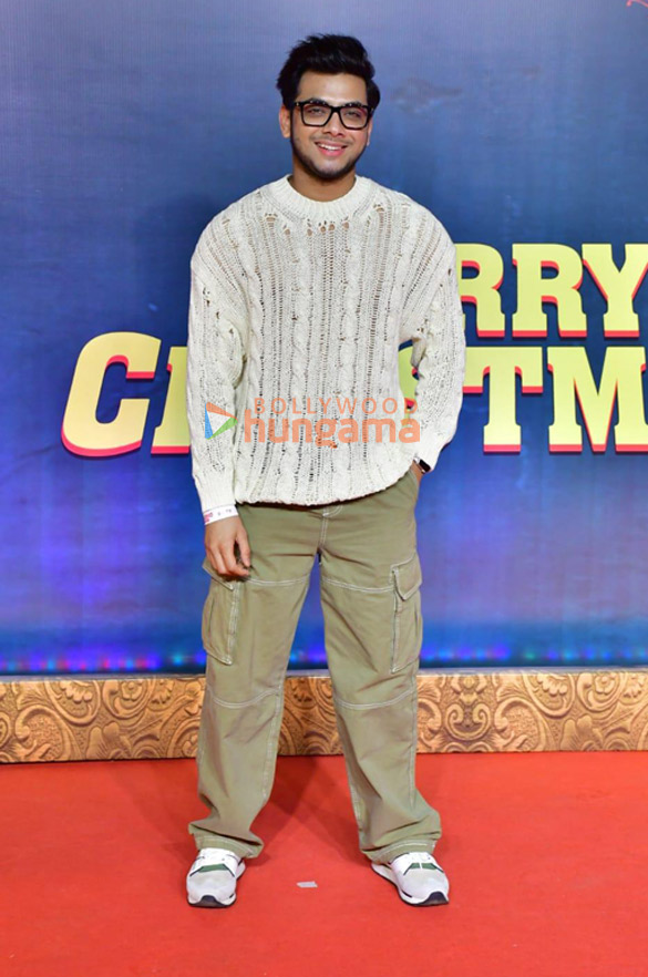 photos celebs grace the premiere of merry christmas more 3