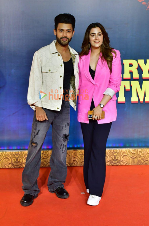 photos celebs grace the premiere of merry christmas more 6
