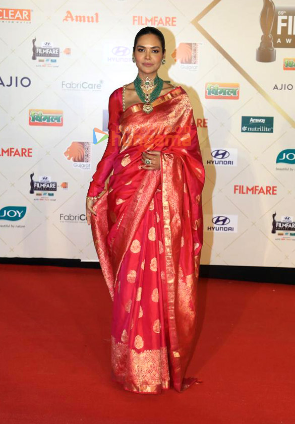 photos celebs grace the red carpet of 69th filmfare awards 2024 14