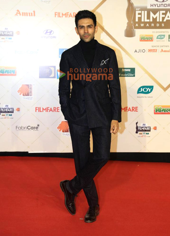photos celebs grace the red carpet of 69th filmfare awards 2024 20