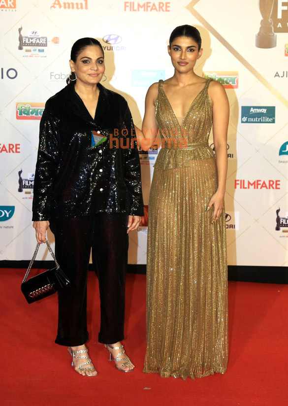 photos celebs grace the red carpet of 69th filmfare awards 2024 28