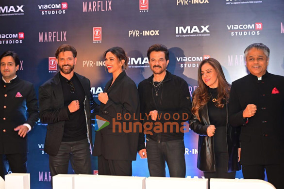 photos hrithik roshan deepika padukone anil kapoor and others grace the premiere of fighter in delhi 2