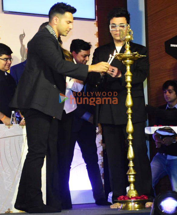 photos janhvi kapoor varun dhawan karan johar and others attend filmfare press conference 1