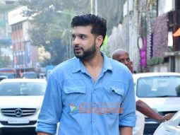 Photos: Karan Kundrra snapped in Juhu