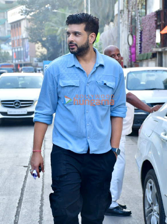 Photos: Karan Kundrra snapped in Juhu