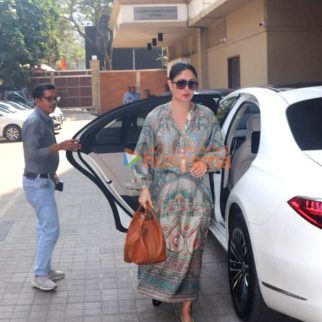 Photos: Kareena Kapoor Khan, Karishma Kapoor and others spotted at Amrita Arora's house