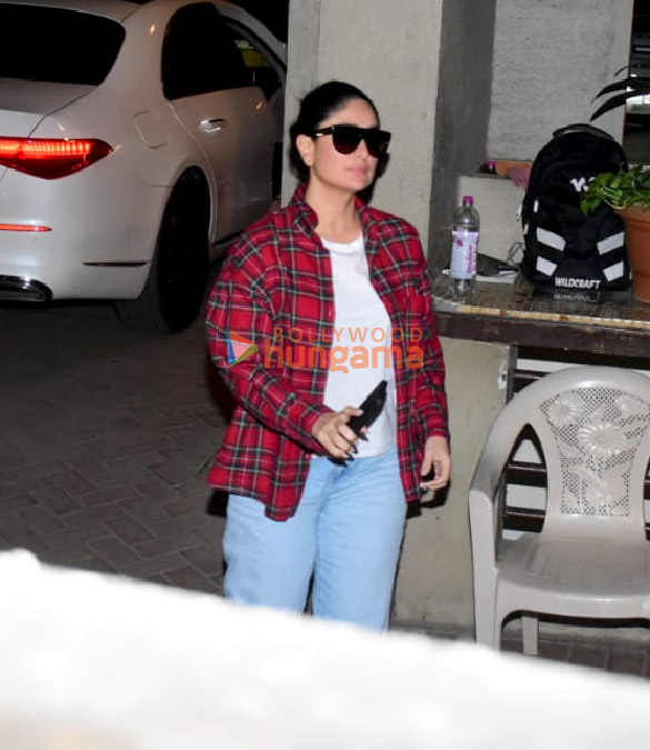 Photos: Kareena Kapoor Khan snapped in Bandra