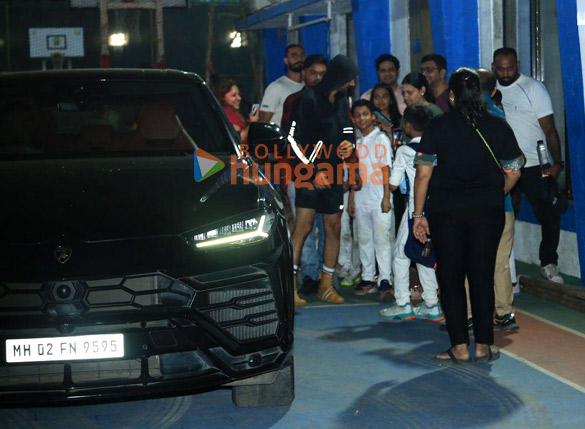 photos kartik aaryan snapped in juhu 4 24