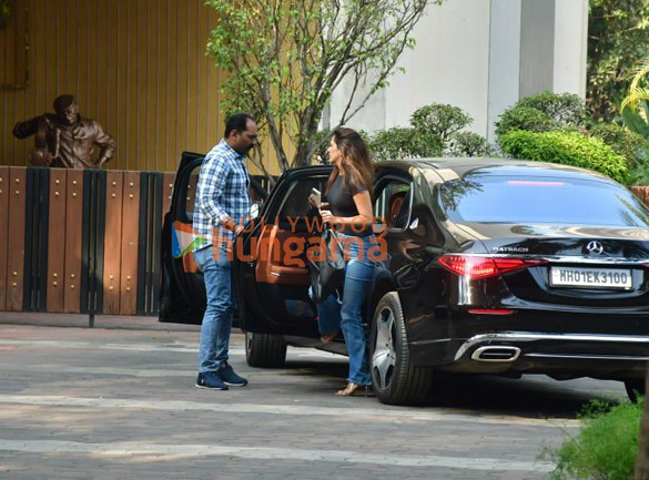 Photos: Kiara Advani snapped at YRF office in Andheri