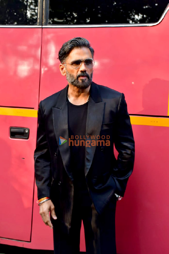 photos madhuri dixit nene and suniel shetty promote their show dance deewanes new season on the sets of bigg boss 17 4