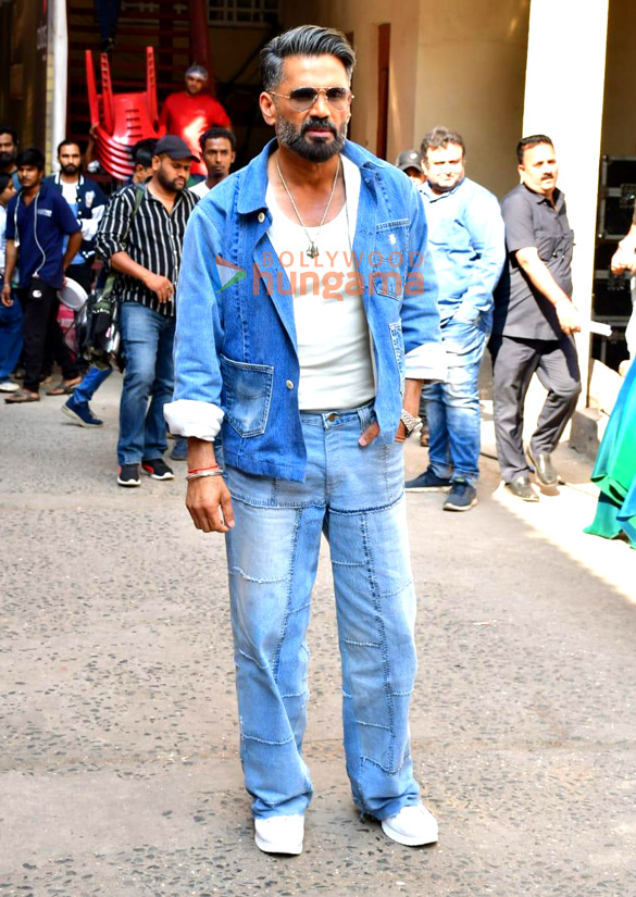 photos madhuri dixit suniel shetty and bharti singh snapped on the sets of dance deewane 4 2