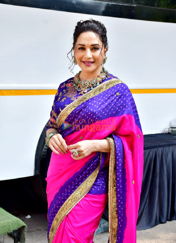 photos madhuri dixit and suniel shetty snapped on the sets of dance deewane 3
