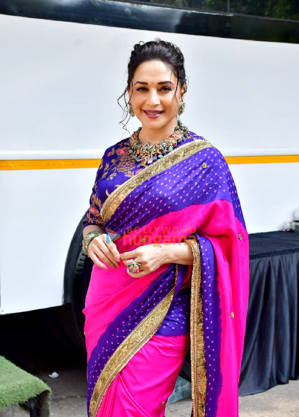 photos madhuri dixit and suniel shetty snapped on the sets of dance deewane 5
