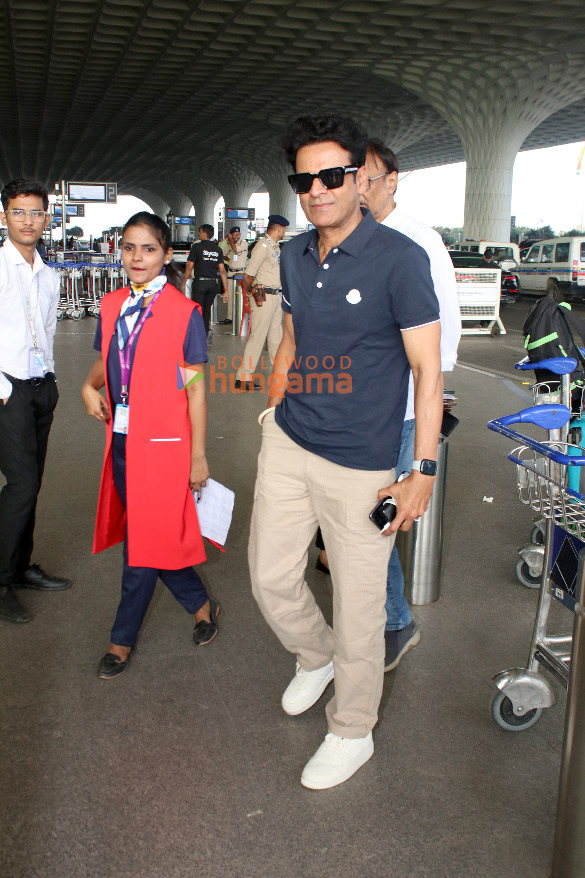 photos manoj bajpayee pankaj kapoor and snapped at the airport 1