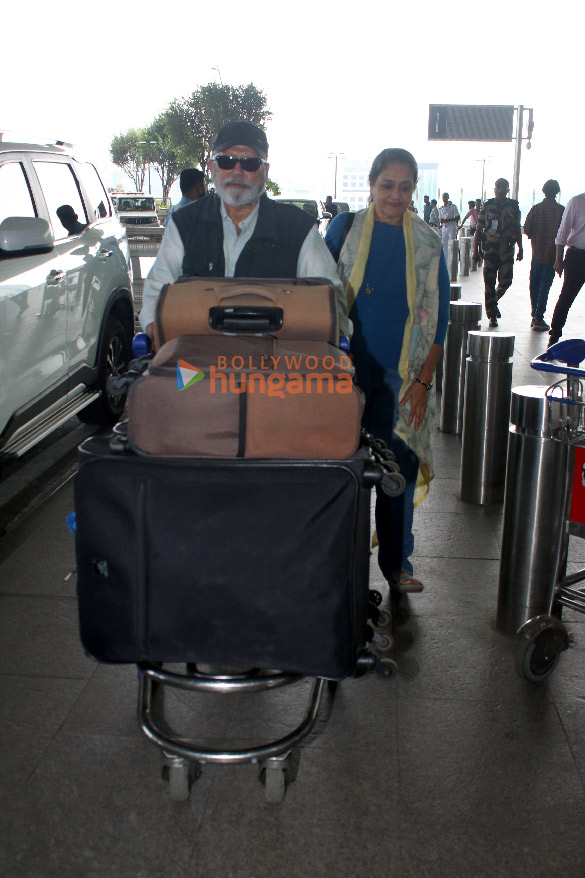 photos manoj bajpayee pankaj kapoor and snapped at the airport 2