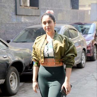 Photos: Neha Bhasin snapped outside the gym in Bandra