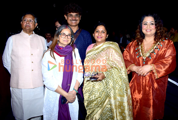 photos prasoon joshi subhash ghai and hema malini among others snapped at the launch of gulzars biography 15