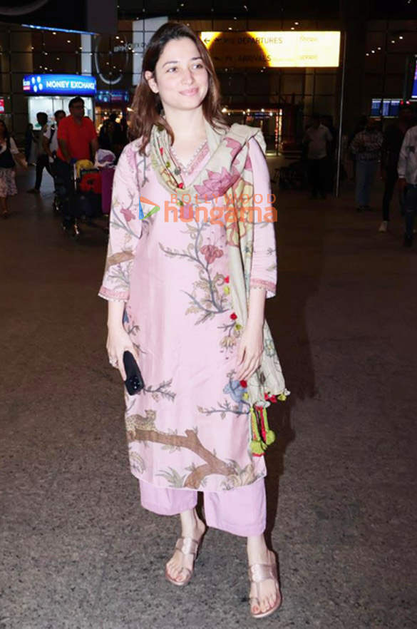 photos rakul preet singh malaika arora and tamannaah bhatia snapped at the airport 2