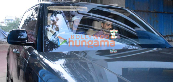photos ranbir kapoor snapped at the construction site of his new house 1
