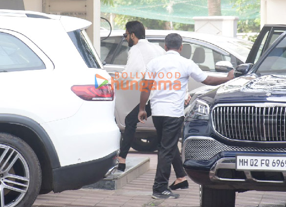 Photos: Ranveer Singh snapped at Sanjay Leela Bhansali’s house | Parties & Events