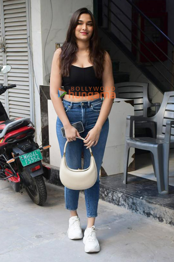 photos saiee manjrekar snapped outside the exceed office in bandra 5