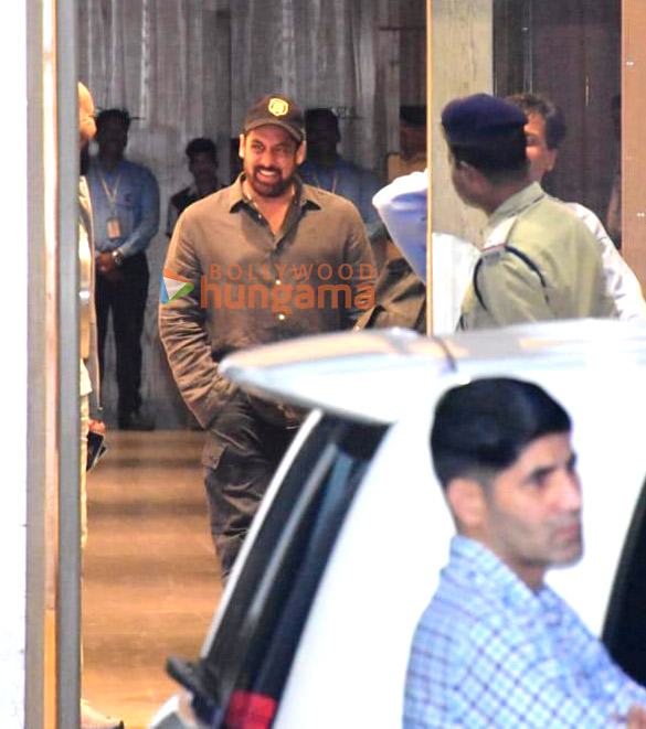 photos salman khan snapped at kalina airport 3 3