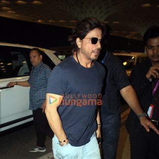 Photos: Shah Rukh Khan, Ananya Panday and others snapped at the airport