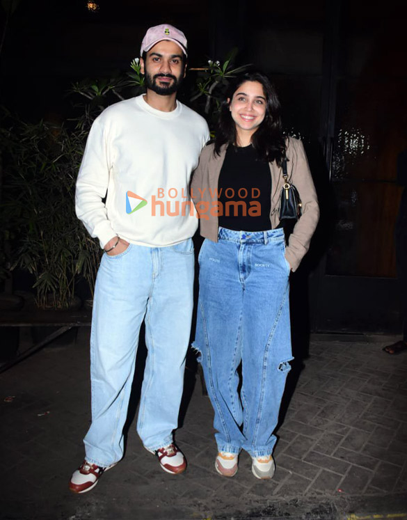 photos sharvari wagh and sunny kaushal snapped in bandra 1
